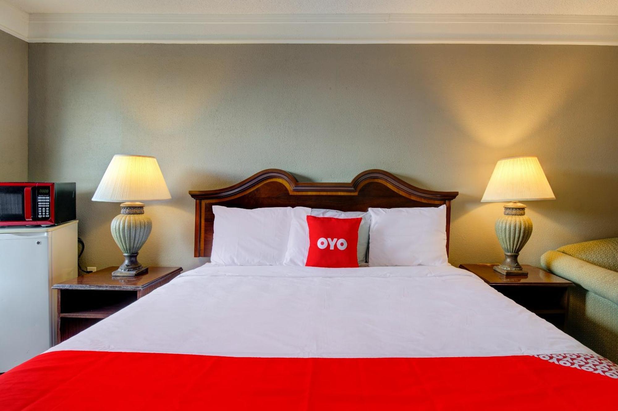Oyo Hotel Douglas Ga Us-441 Eksteriør billede