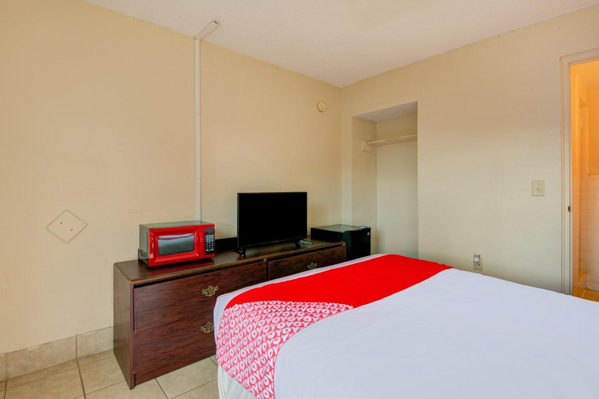 Oyo Hotel Douglas Ga Us-441 Eksteriør billede
